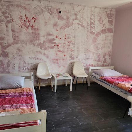 Mehrere Privatzimmer Lang Und Kurzfristig Zu Mieten Saarbrücken Exterior foto